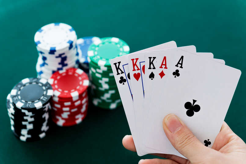 Tìm hiểu về Bluff trong poker là gì ?